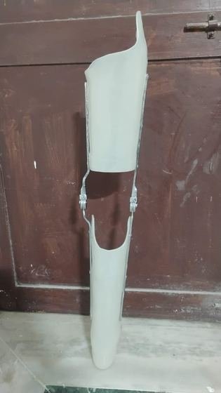 Full length thermoplastic KAFO with thigh and calf sections