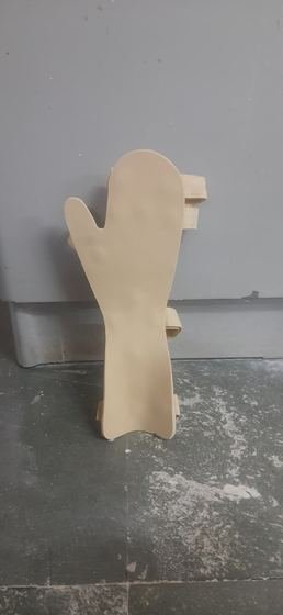 Thermoplastic hand splint during fabrication at the Limbgenixx workshop